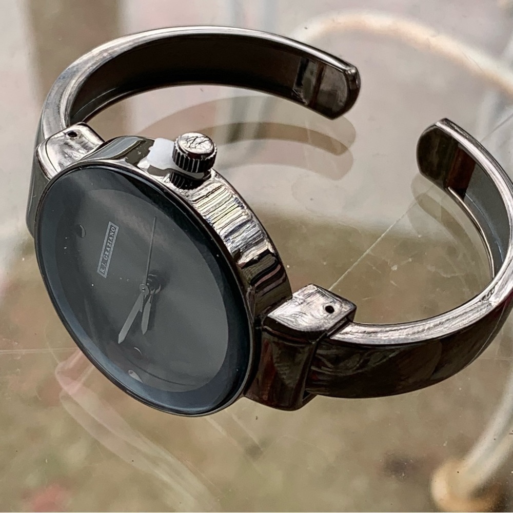 R.J. Graziano Ladies Wristwatch Dark Silver Small Wrist Size